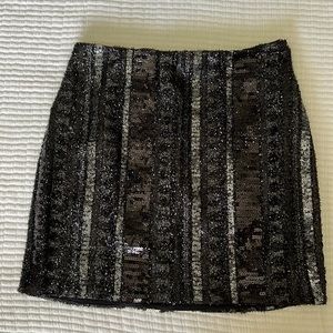 Size 00. Express sequin skirt.
